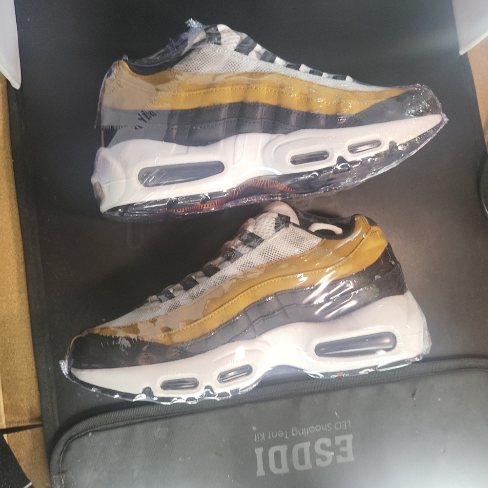 Size 7- Nike Air Max 95 Recraft (Black-Dark Smoke Grey) CJ3906-010.. Wmns 8.5.. - Picture 16 of 16